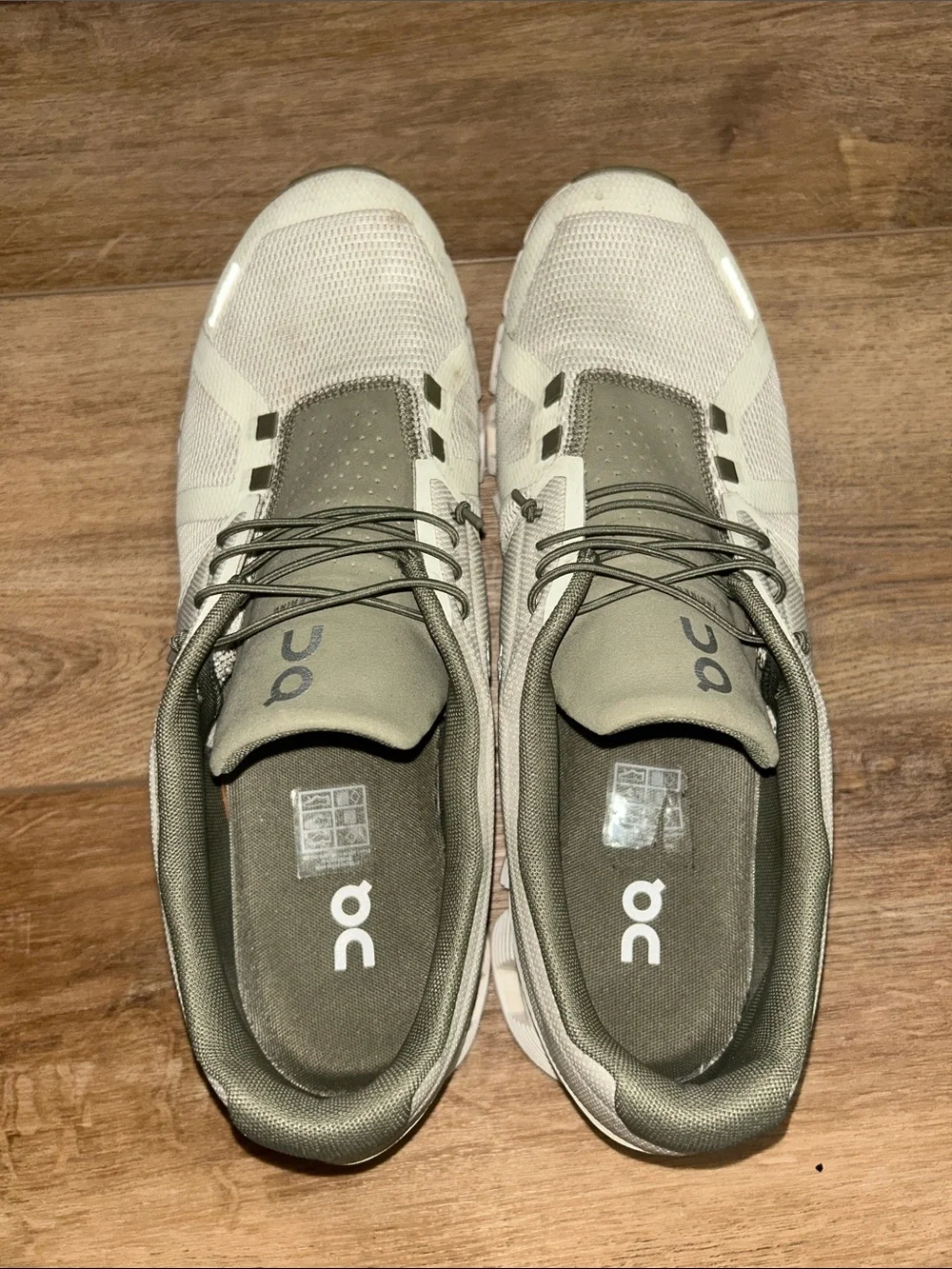On Running Cloud Men’s Running Shoes in Sage and White